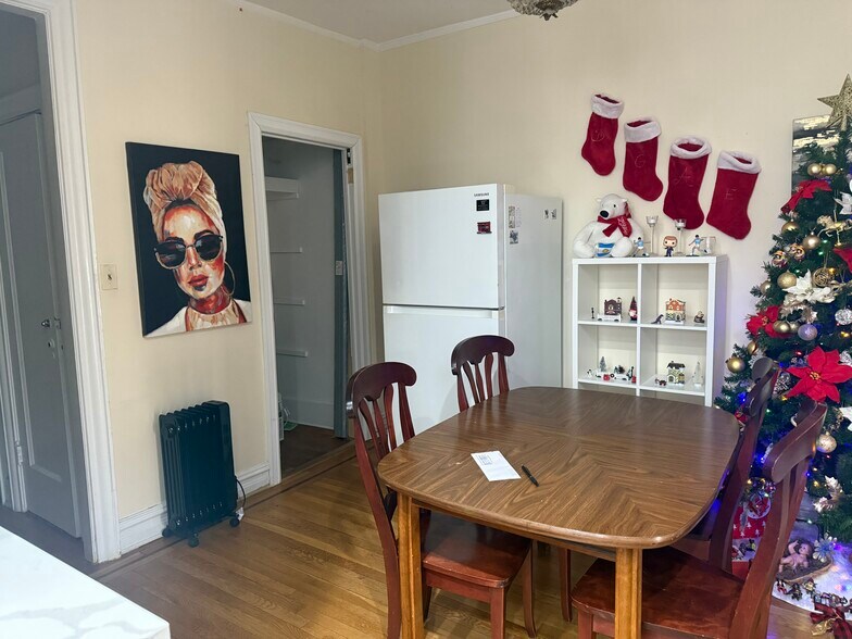 Shared Kitchen - 3334 89th St