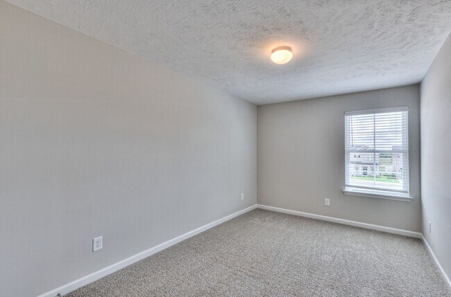 Building Photo - BRAND NEW Luxury Townhome in Tullahoma with MOVE IN SPECIAL!!