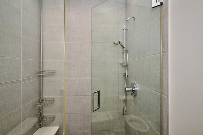 Building Photo - 1338 W Cullerton St