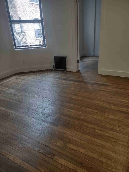 Building Photo - 45 Tiemann Pl