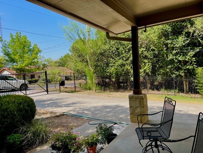 Building Photo - 104 Bermuda Dr