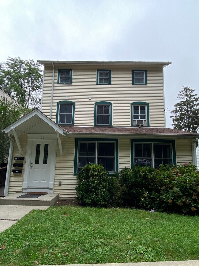 Primary Photo - 93 Washington Ave