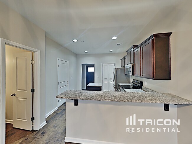 Building Photo - 409 Riverwood Ct