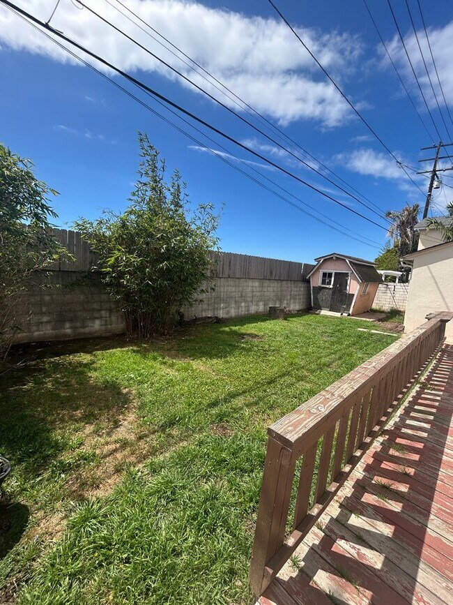 Building Photo - FOR RENT 1+1 Midtown Ventura DUPLEX