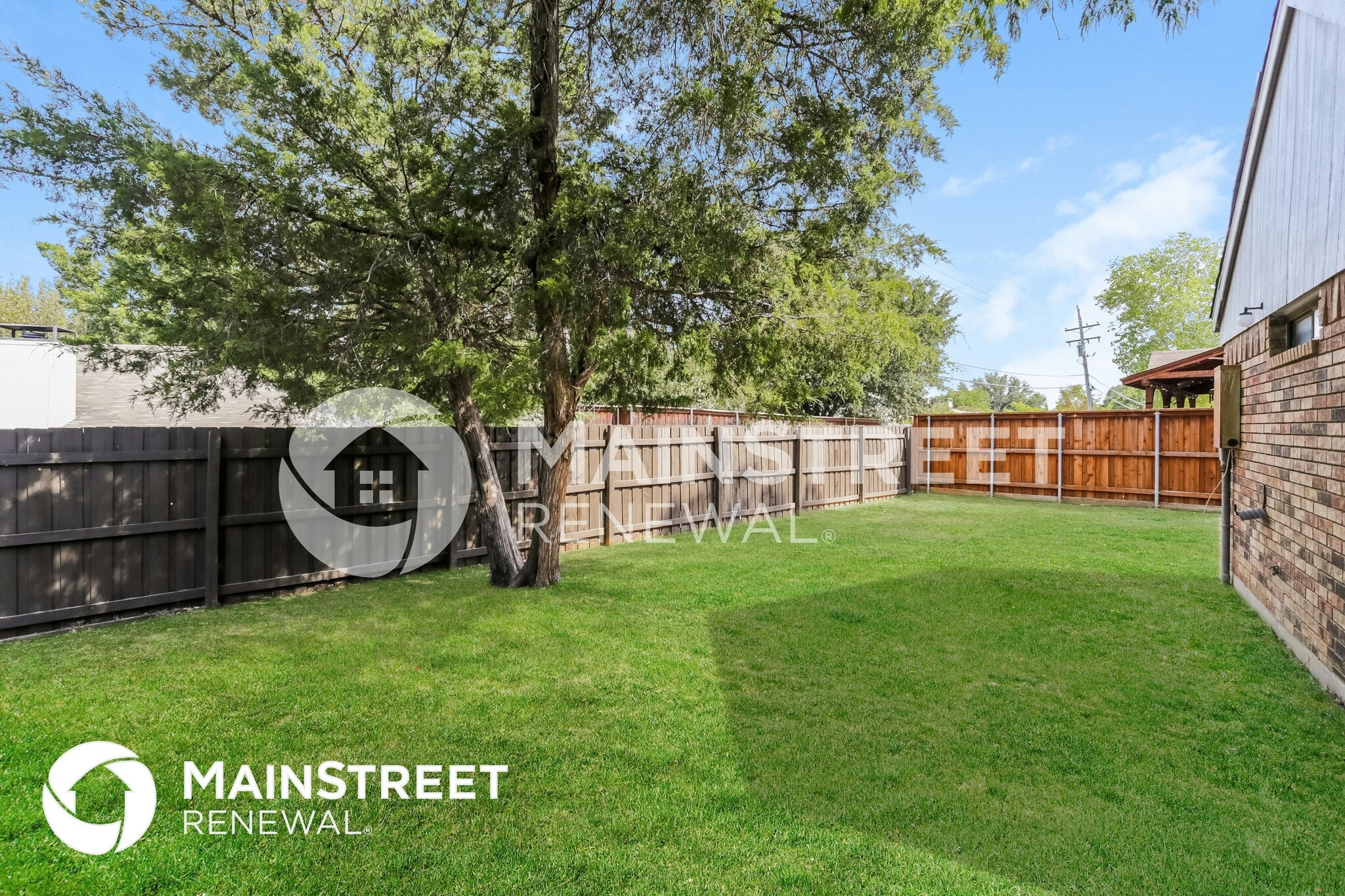 Building Photo - 2401 Cypress Dr