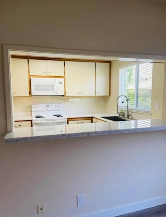 Building Photo - 2101 Darnis Cir