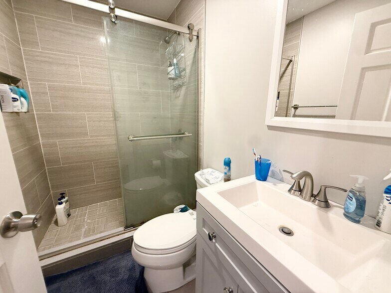 Building Photo - 91 Hillside St