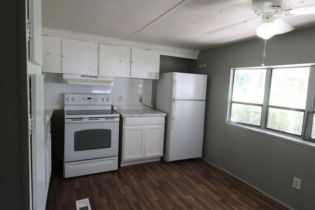 Building Photo - 8433 Pin Oak Rd