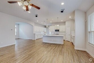 Building Photo - 1101 Putman Dr