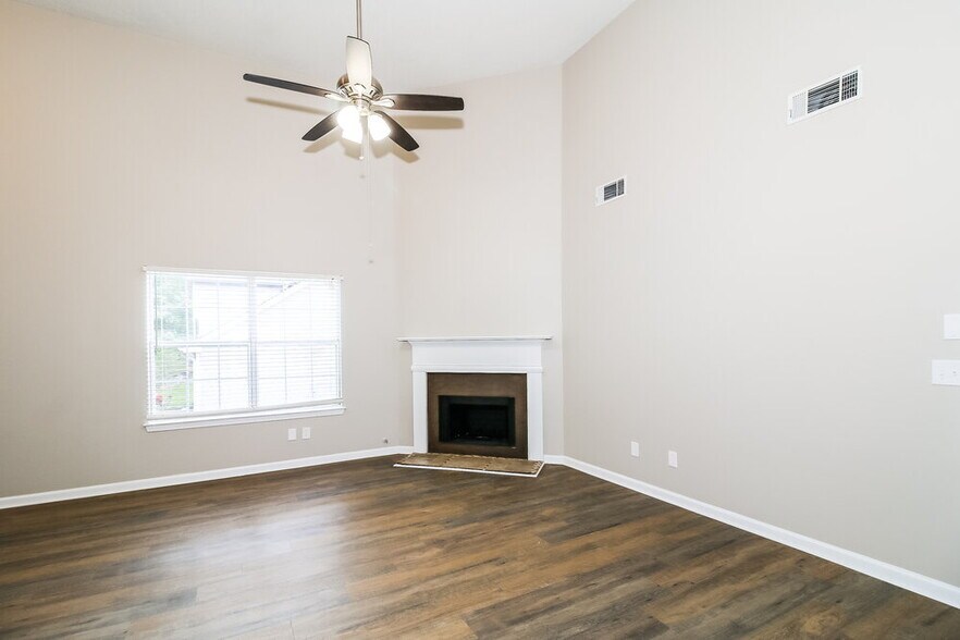 Building Photo - 230 Cinnamon Oak Cir