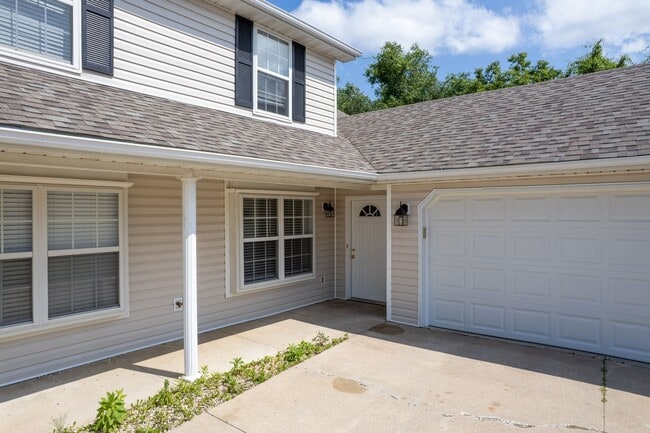 Building Photo - 1620-1622-1622 Juniper Dr