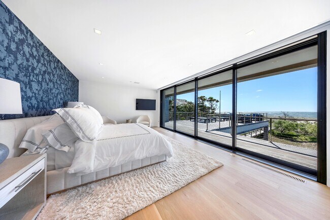 Building Photo - 345 Dune Rd