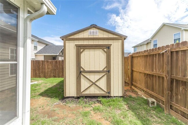 Building Photo - 104 Bryce Dr