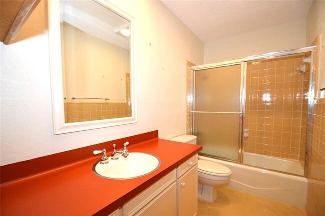 Building Photo - 8833 Tallwood Dr