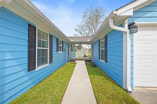 Building Photo - 140 Meadowview Dr
