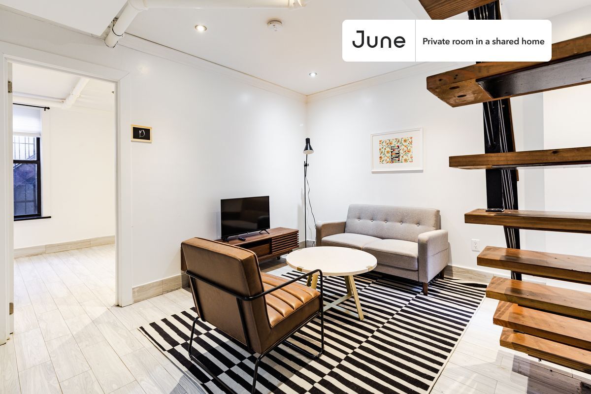 Building Photo - Room in Shared 4 bed/2 bath home