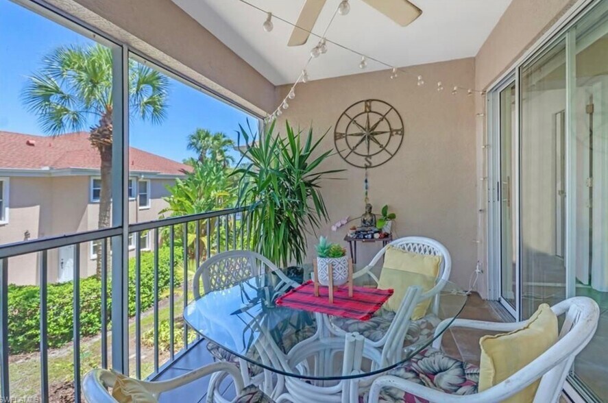 Building Photo - 9840 Luna Cir