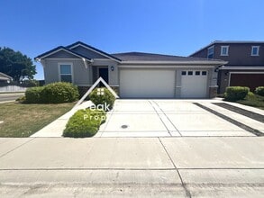 Building Photo - Spacious 4bd/3ba Elk Grove Home!