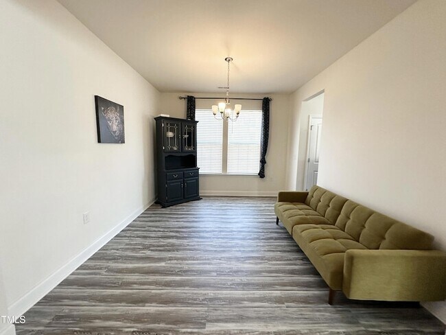 Building Photo - 5 Misty Grv Trl