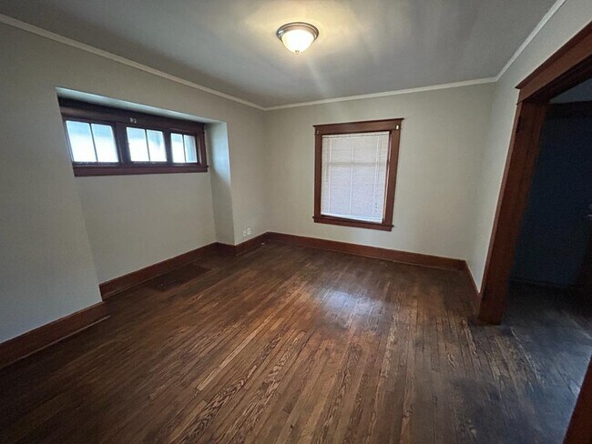 Building Photo - 59 N Brockway Ave