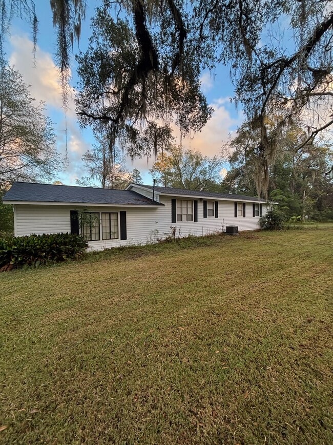 Building Photo - 12500 Holey Rd