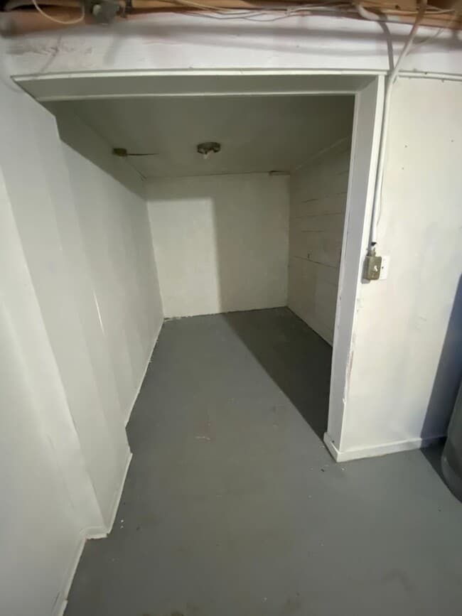 Building Photo - Cozy 1 Bedroom for Rent - Fenced in Yard a...