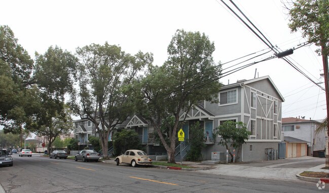 Primary Photo - 217 N 6th St