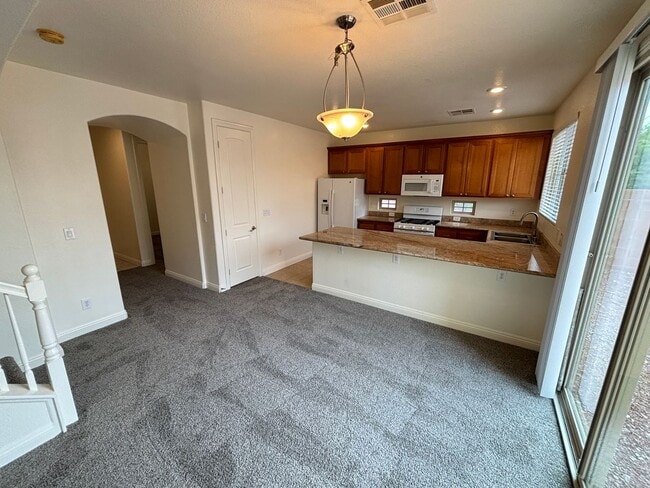 Building Photo - 10735 Knickerbocker Ave
