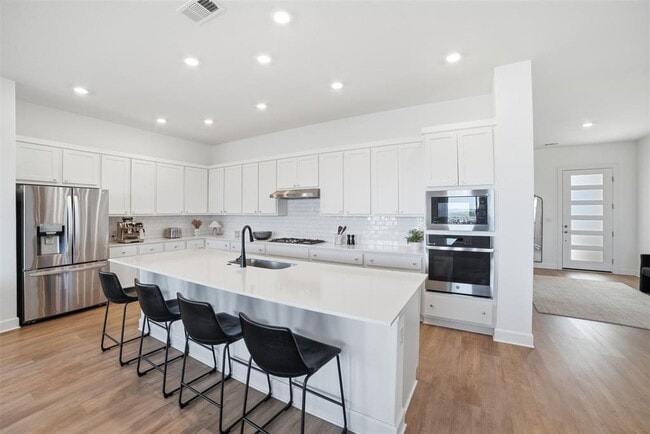 Building Photo - 256 Smoke Tree Cir