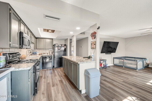 Building Photo - 1310 S Pima