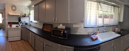 Building Photo - 5948 E Yellowstone Trail