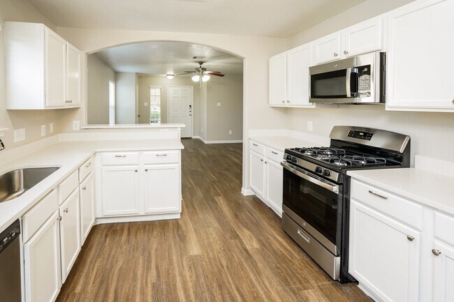 Building Photo - 5707 Mid Way
