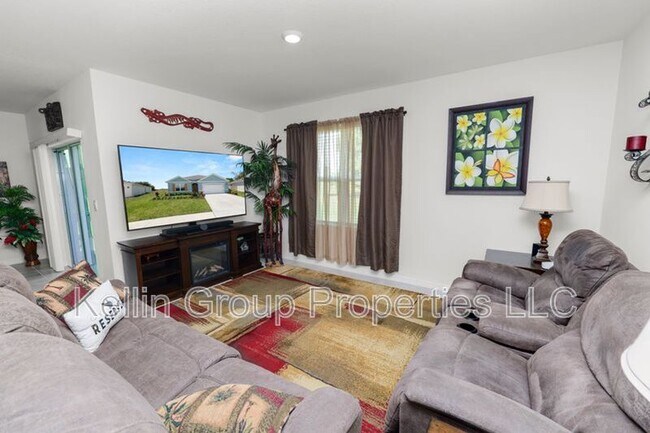 Building Photo - 833 Ambleside Dr