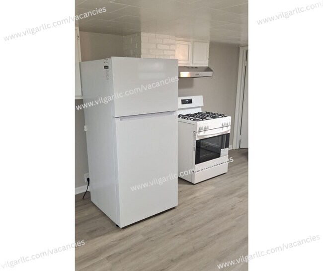 Building Photo - 1605 Pine St