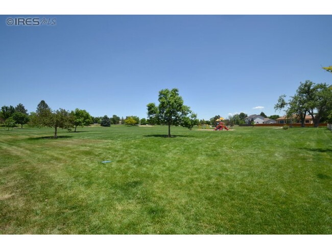 Building Photo - 2-bedroom Condo in Peaceful Broomfield Com...