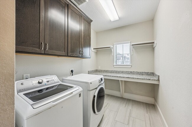 Building Photo - 8325 Barberry Branch St