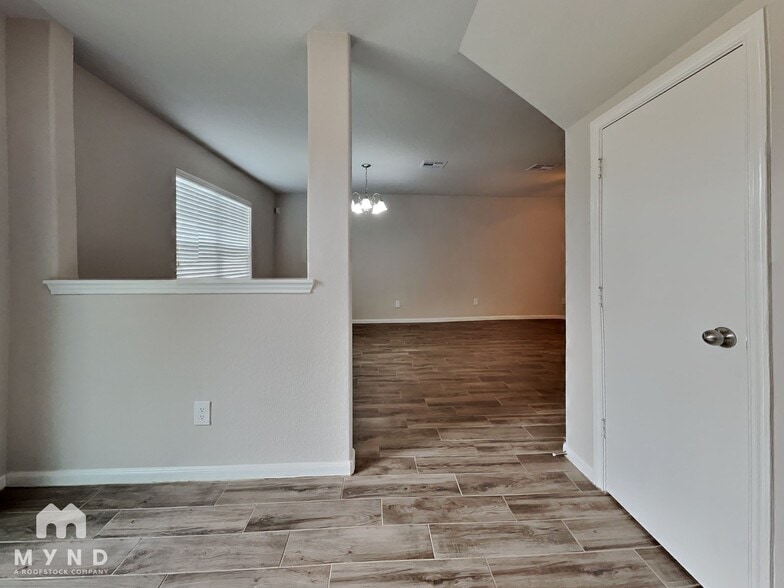 Building Photo - 4928 Stimson St