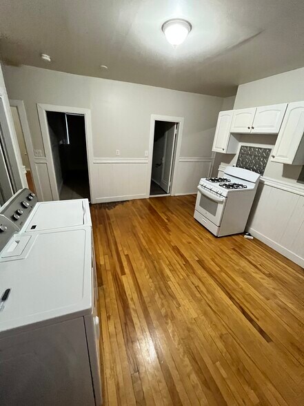 Primary Photo - 22 Derby St