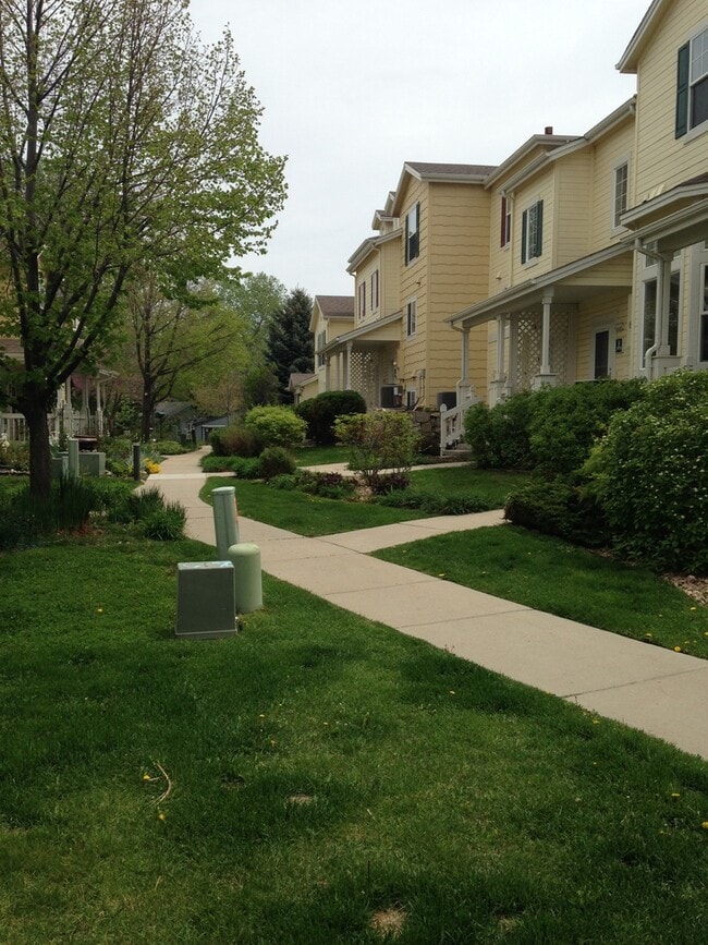 Building Photo - 3B/2.5B Boulder Townhome Close to Campus Available 8/1