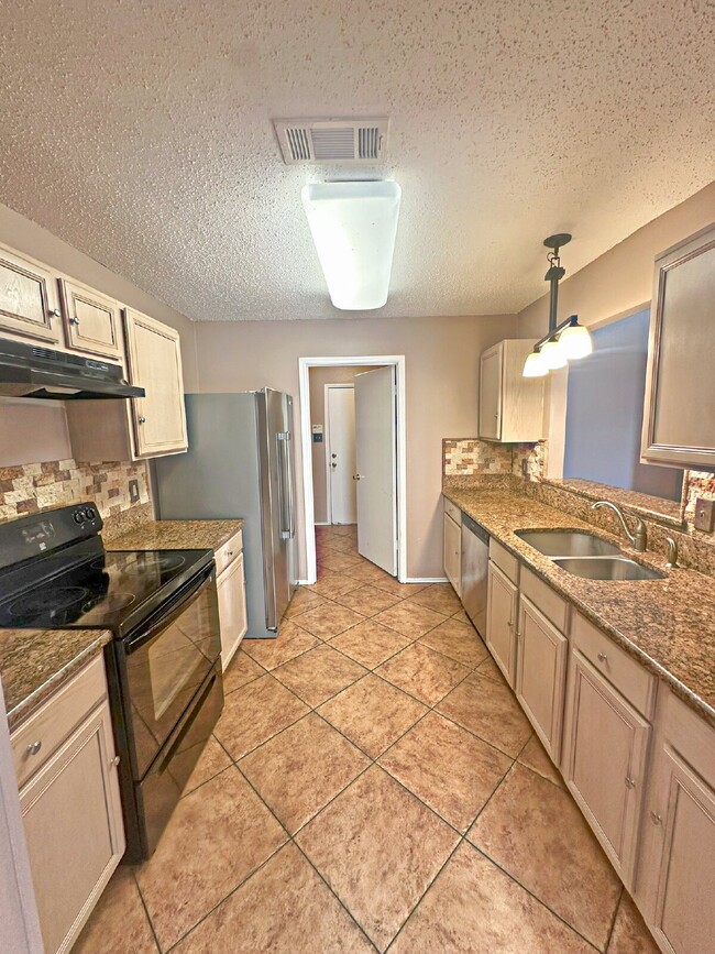 Building Photo - 6154 Ashley Spring