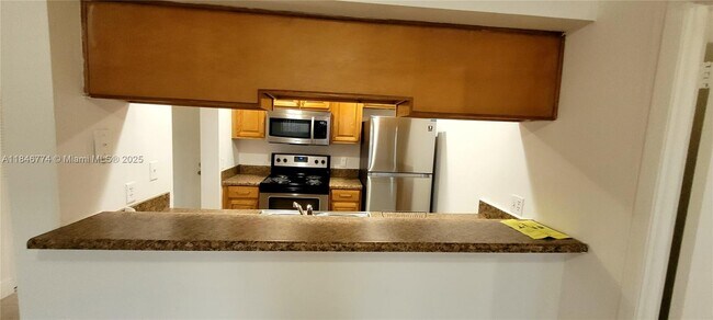 Building Photo - 8100 Geneva Ct