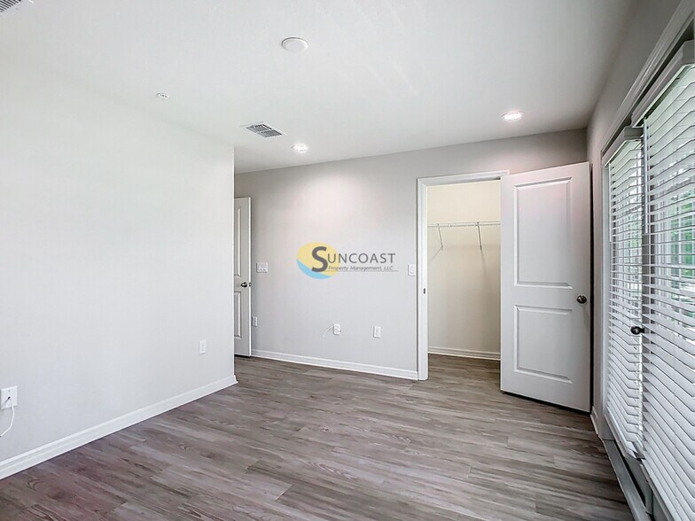 Building Photo - 3821 SW 43rd Ct