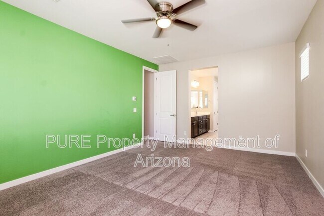 Building Photo - 852 W Park Ave