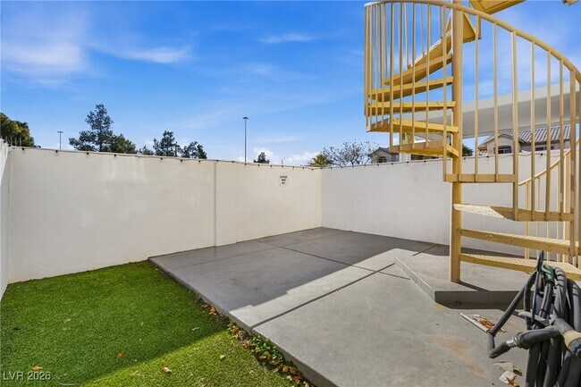 Building Photo - 7567 Violet Vista Ave