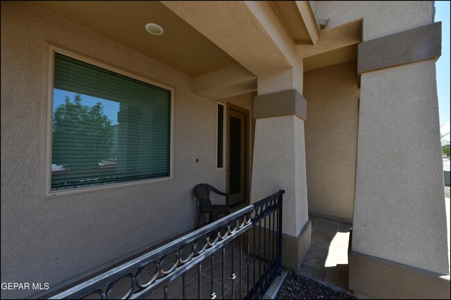 Building Photo - 14717 Tierra Escape Ave