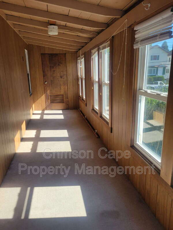 Building Photo - 722 Hazle St