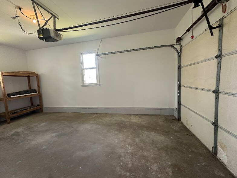 Building Photo - 532 E Corning Rd