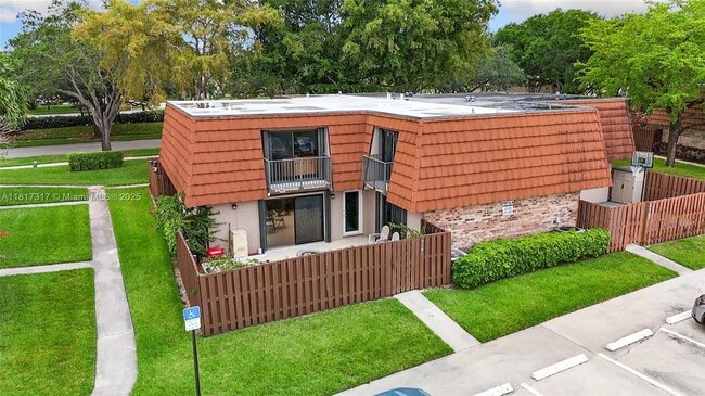 Primary Photo - 4161 Forest Hill Dr