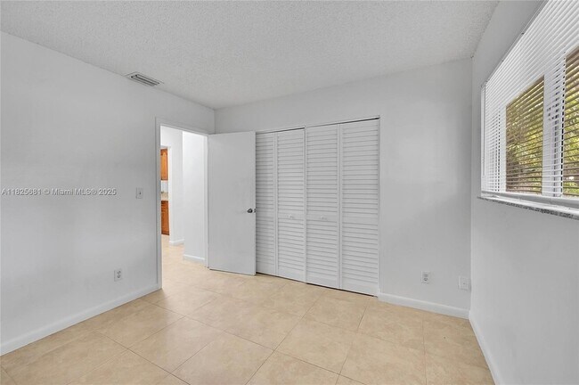 Building Photo - 3453 NW 44th St
