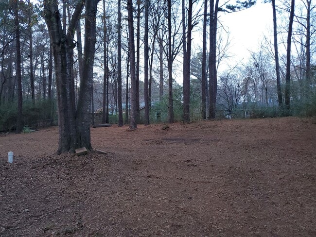 Building Photo - Great location and Schools